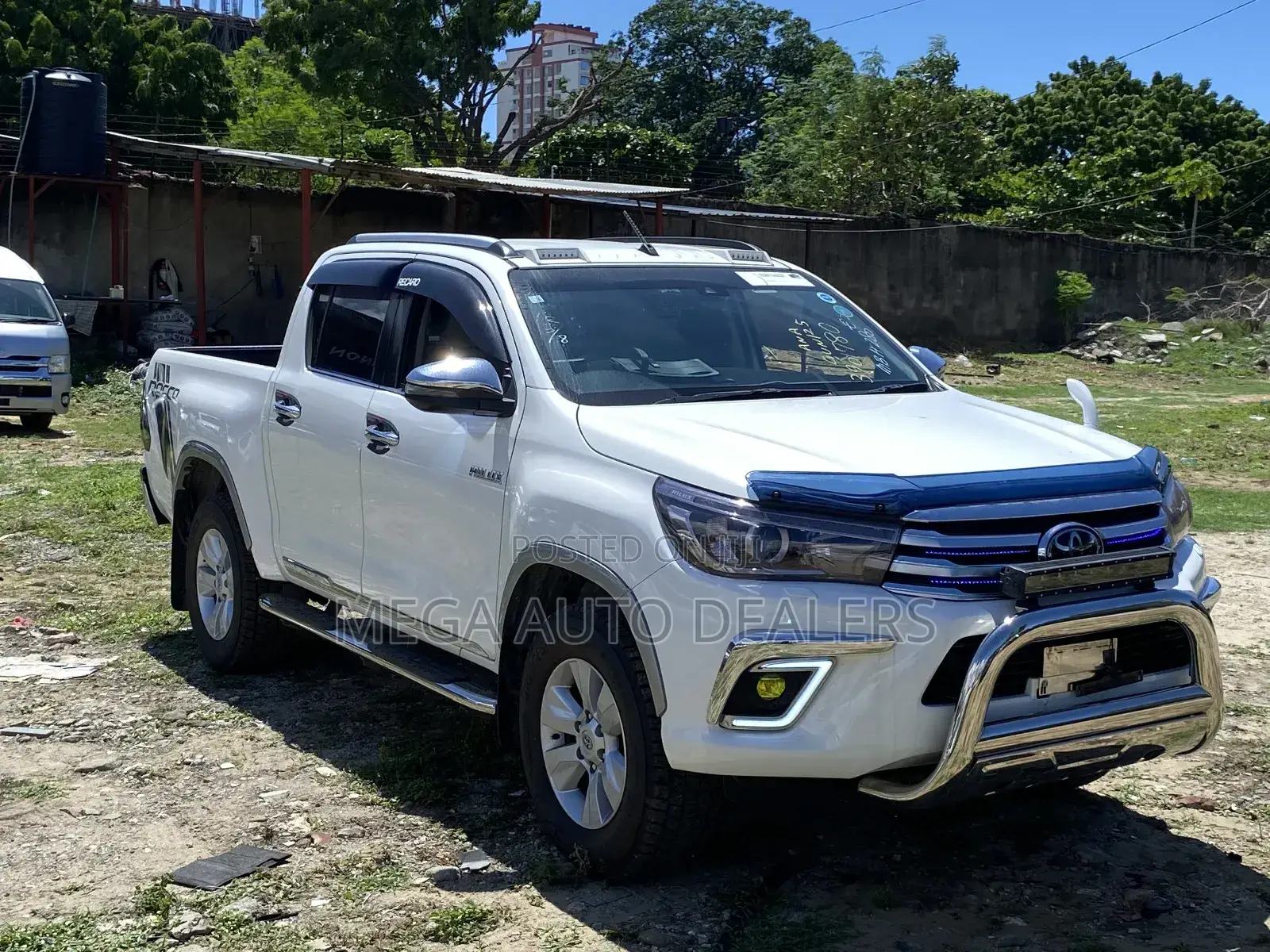 Toyota Hilux 2018 White