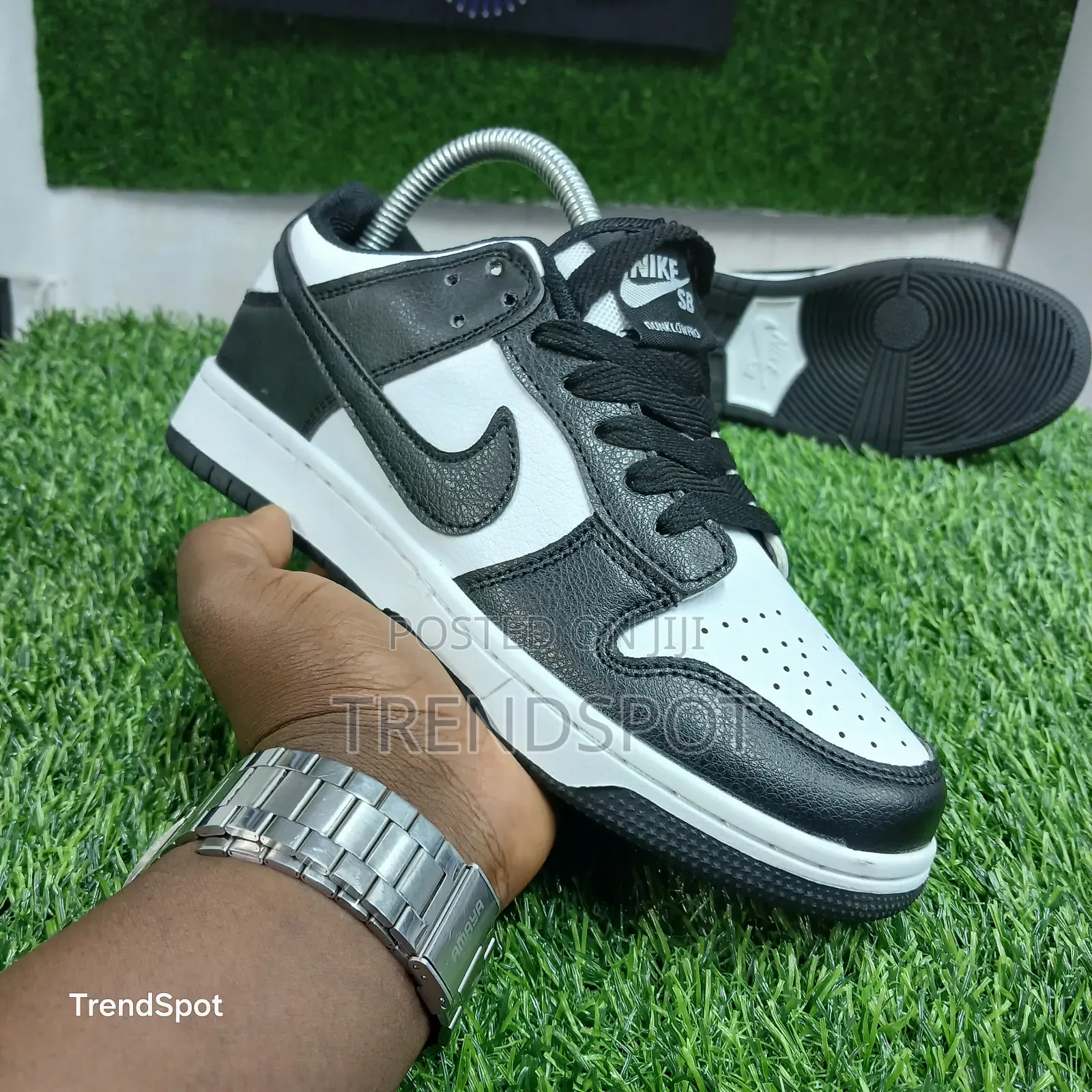 Sb Dunk
Black White