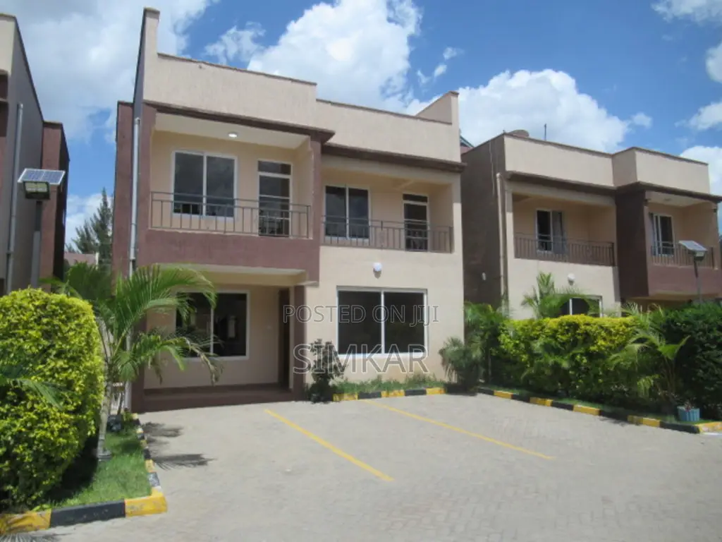 4bdrm Villa in Syokimau, Gateway Mall Area for sale