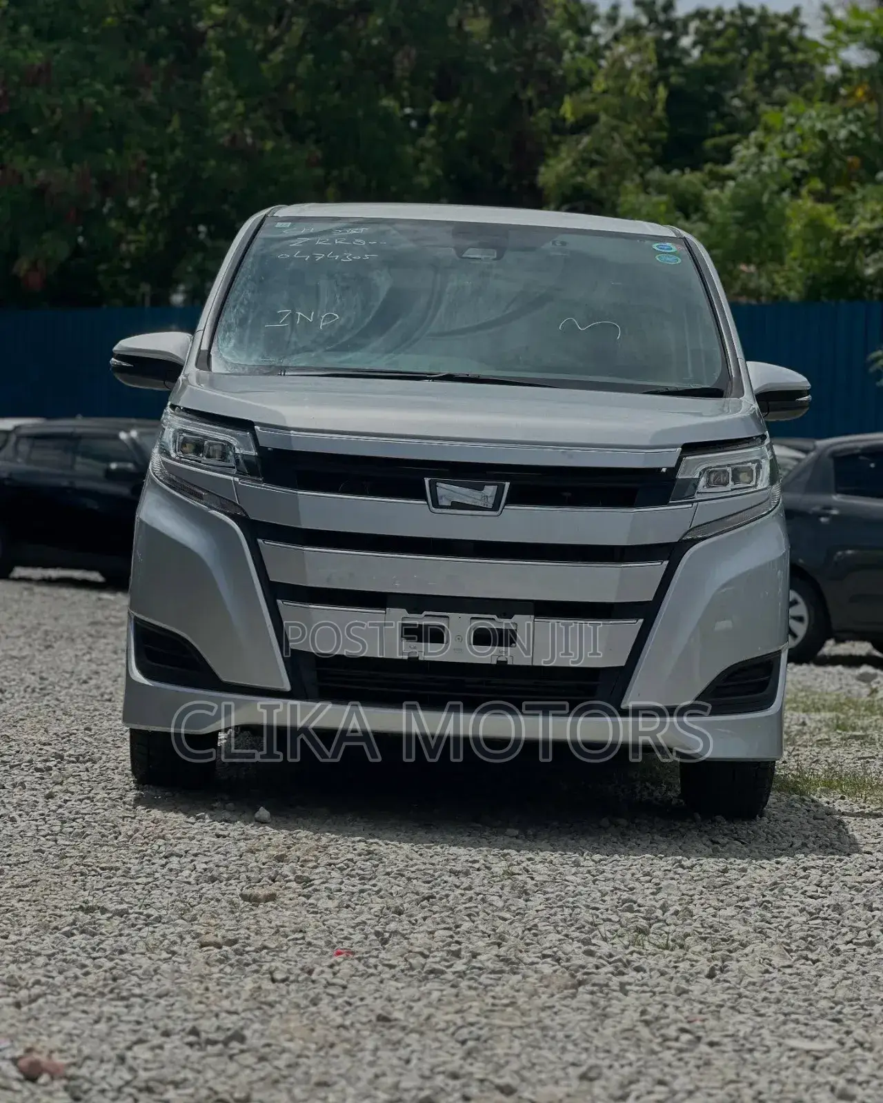 Toyota Noah 2.0 AWD (7 Seater) 2018 Silver