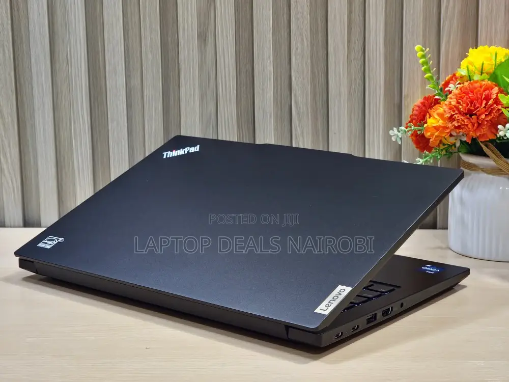 Laptop Lenovo Thinkpad E16 G1 16GB Intel Core I5 SSD 512GB