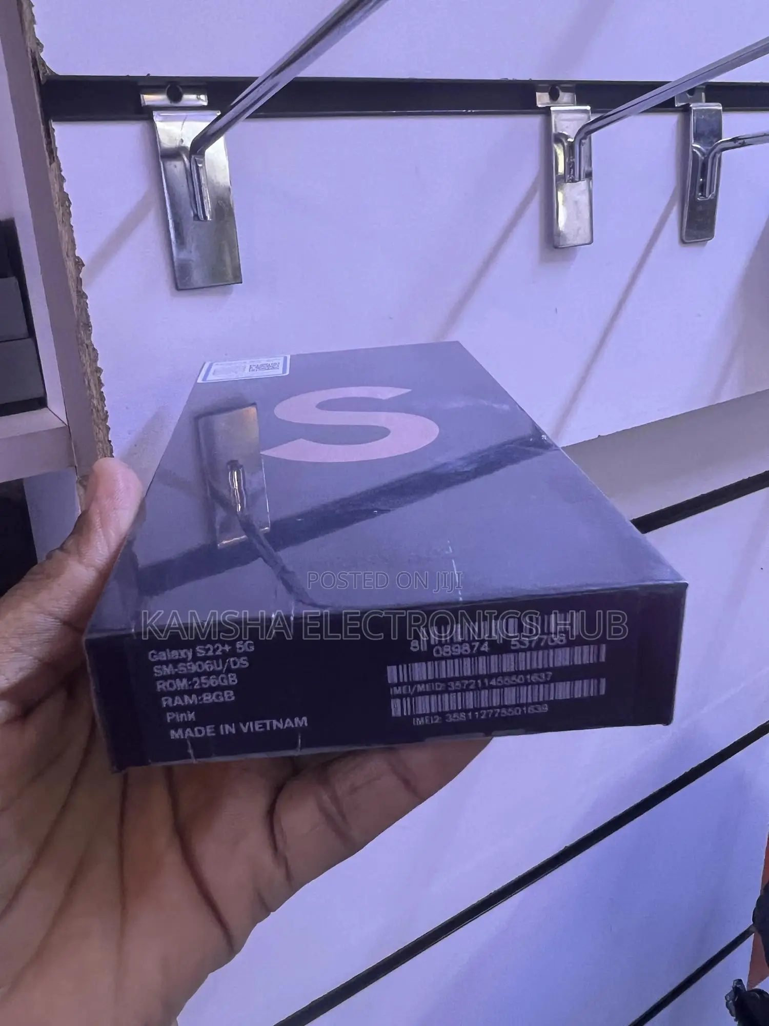 New Samsung Galaxy S22+ 5G 256 GB Gold