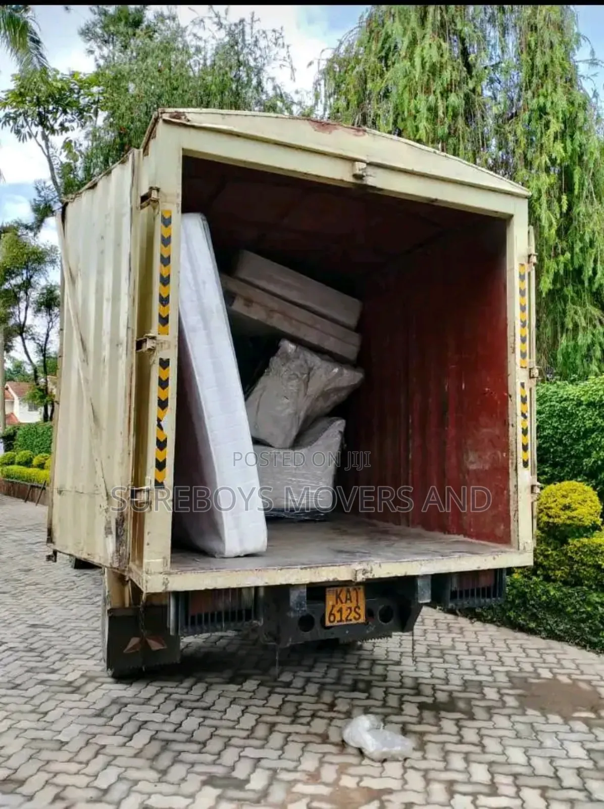 We Offer Transport//Movers Hire Lorry and Pickup