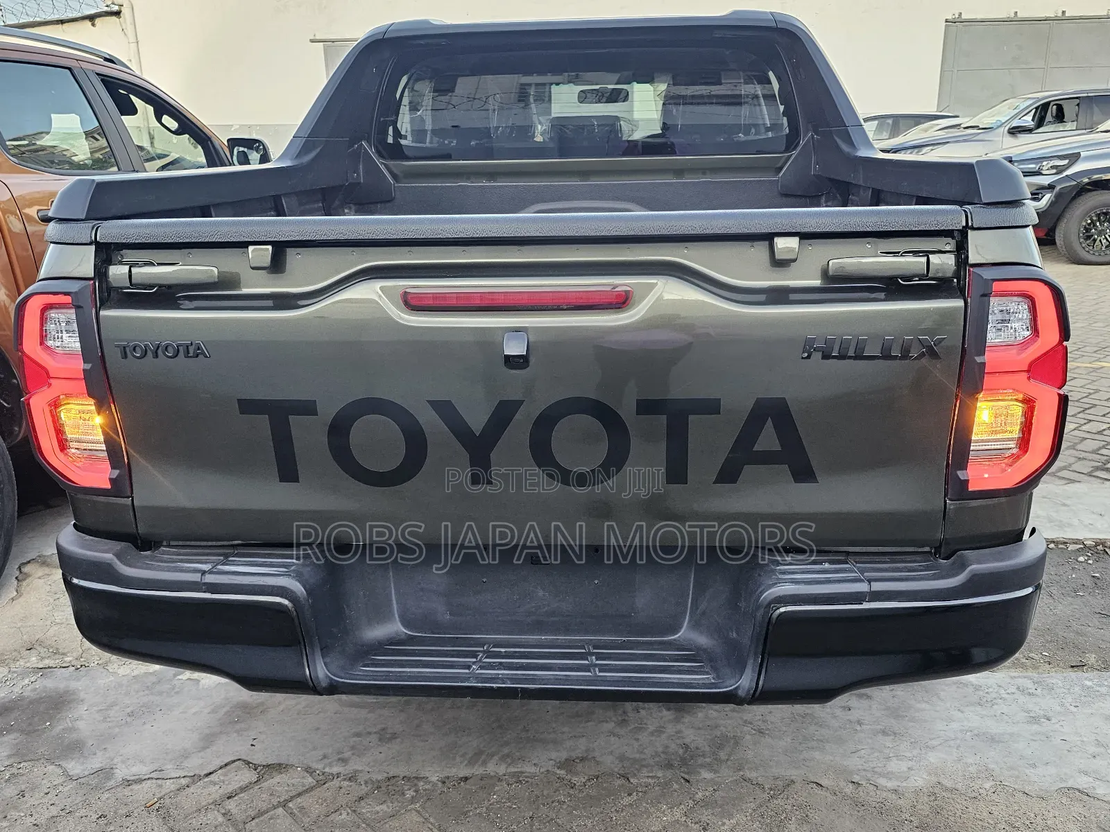 Toyota Hilux SR5 4x4 2018 Green