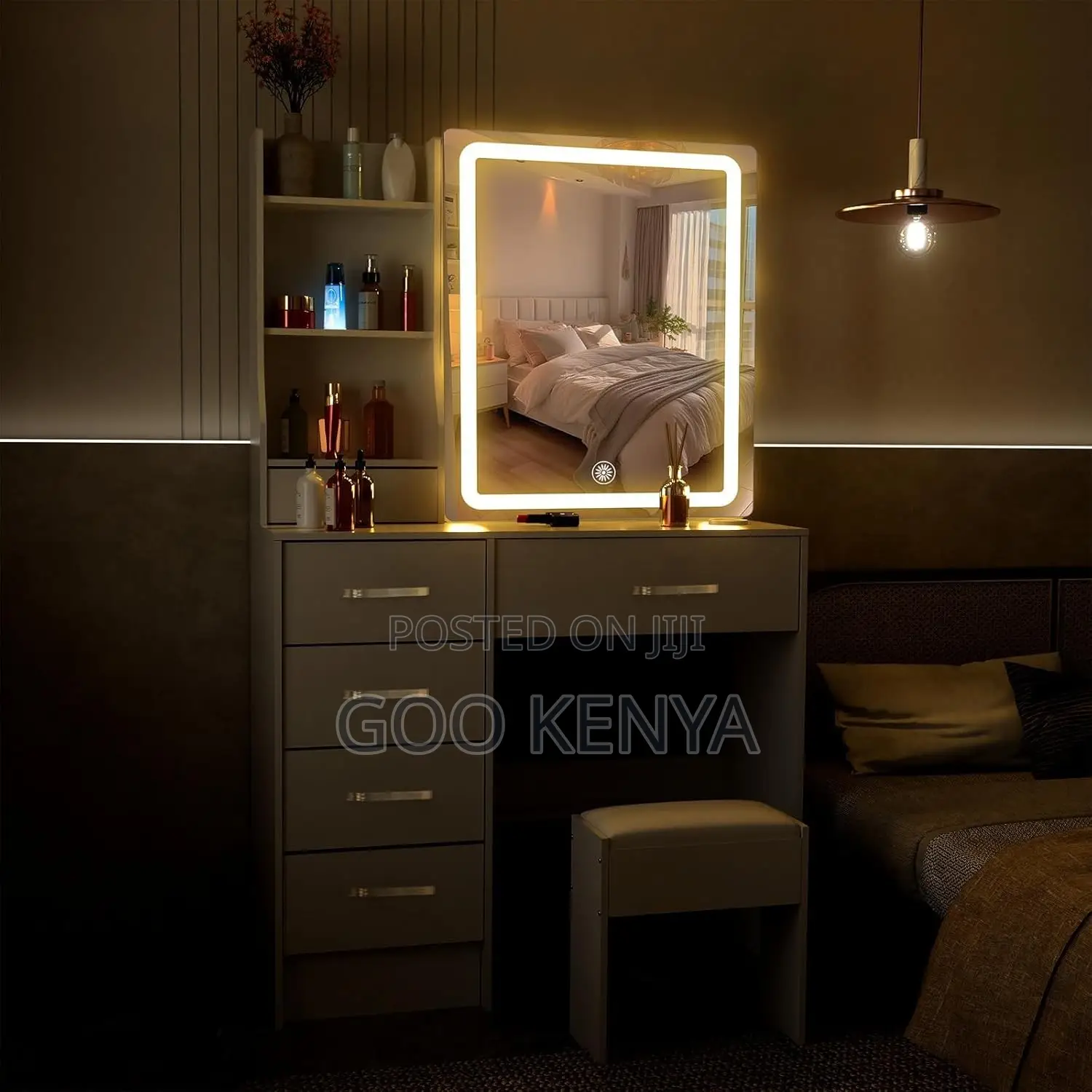 Dressers Tables ; Lighted Modern Makeup Vanity Table