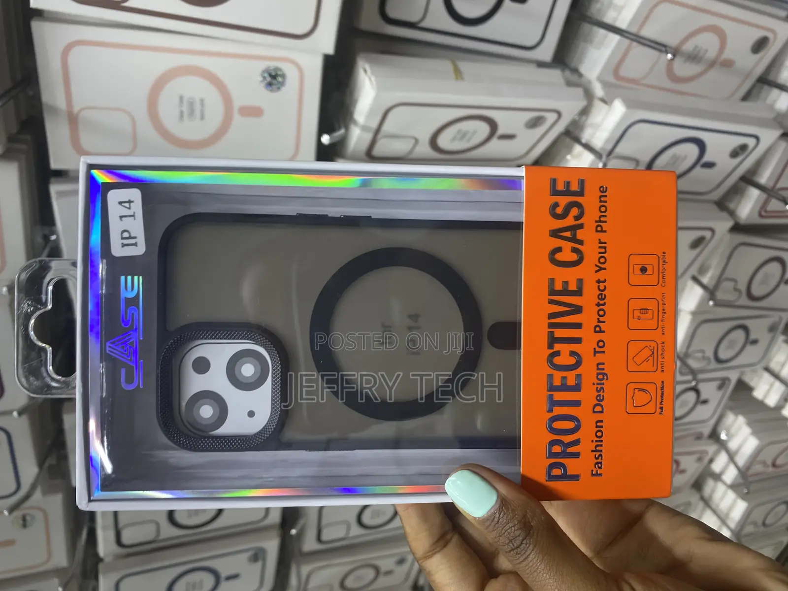 Capraro iPhone 14 Translucent Mate Black Magsafe Case