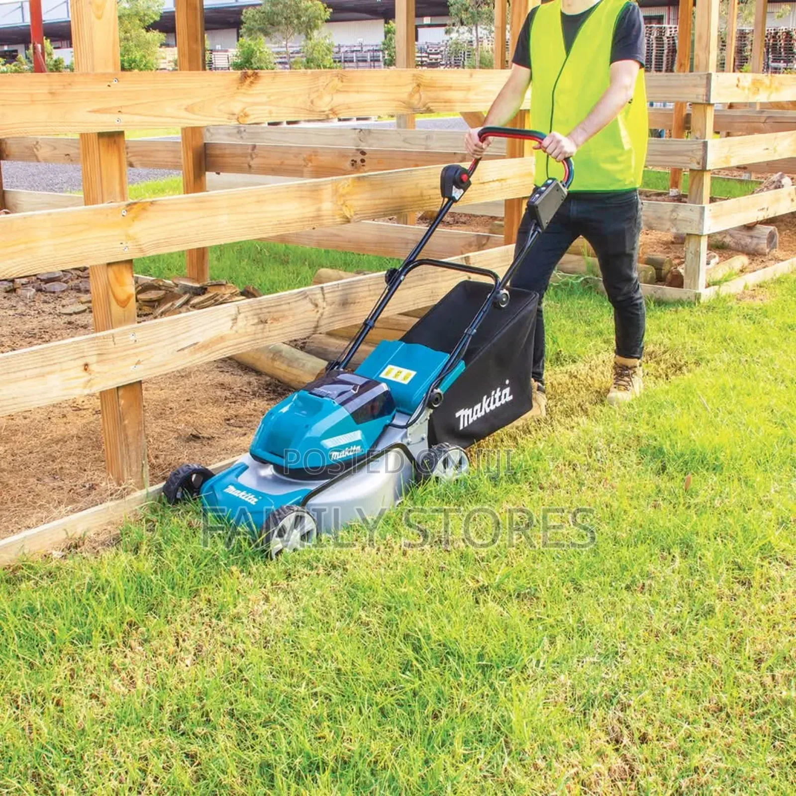Makita Brand Petrol Lawn Mowing Machine With Bag.