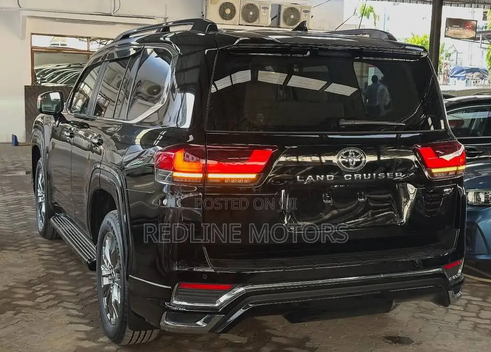 Toyota Land Cruiser 2023 Matt Black
