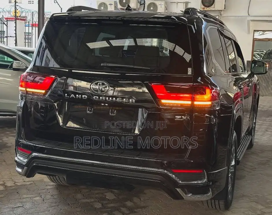 Toyota Land Cruiser 2023 Matt Black