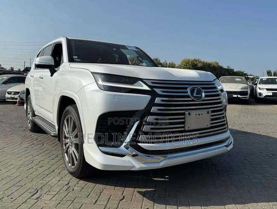 Lexus LX 2022 Off white