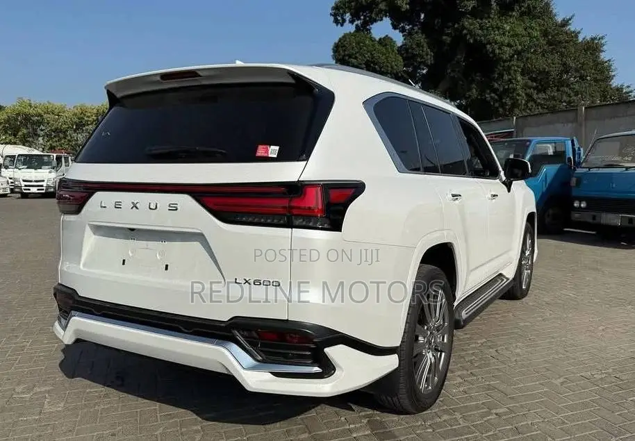 Lexus LX 2022 Off white