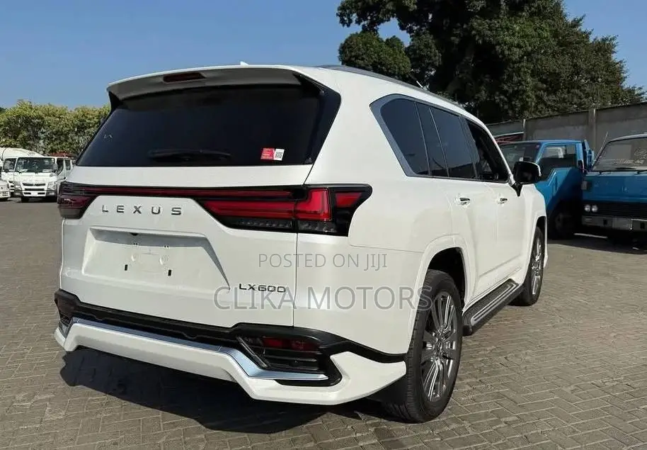 Lexus LX 2022 Off white