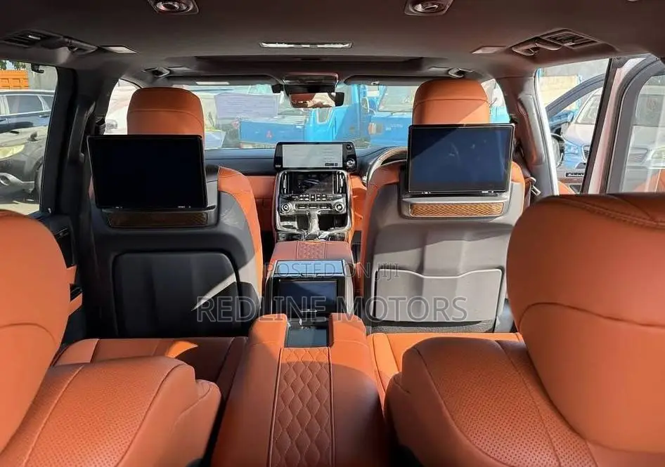 Lexus LX 2022 Off white