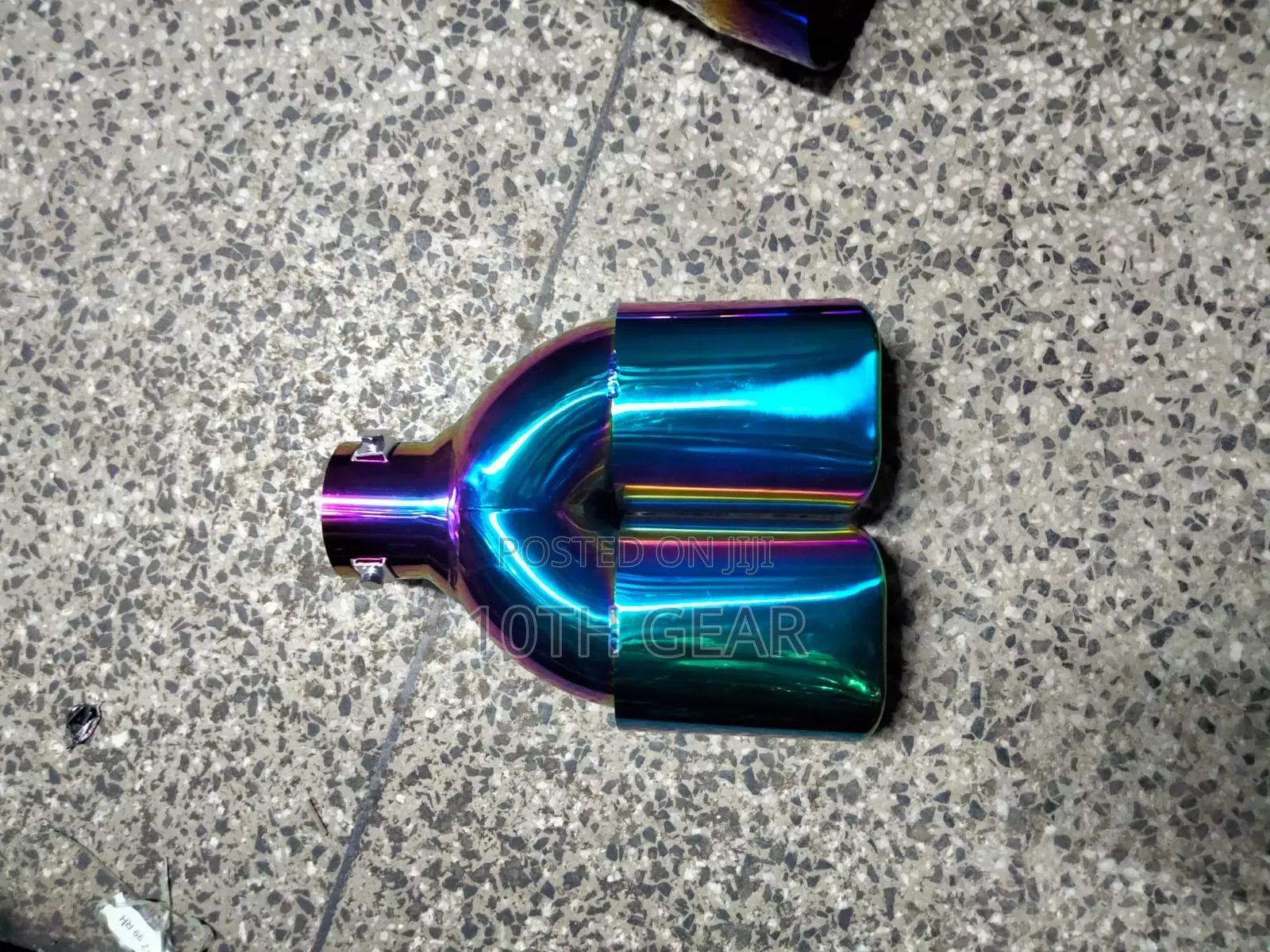 Exhaust Tip Double Outlet , One Single Barrel