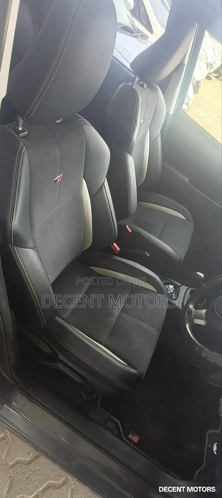 Toyota Vitz 1.5 FWD Hybrid 5dr 2019 Gray