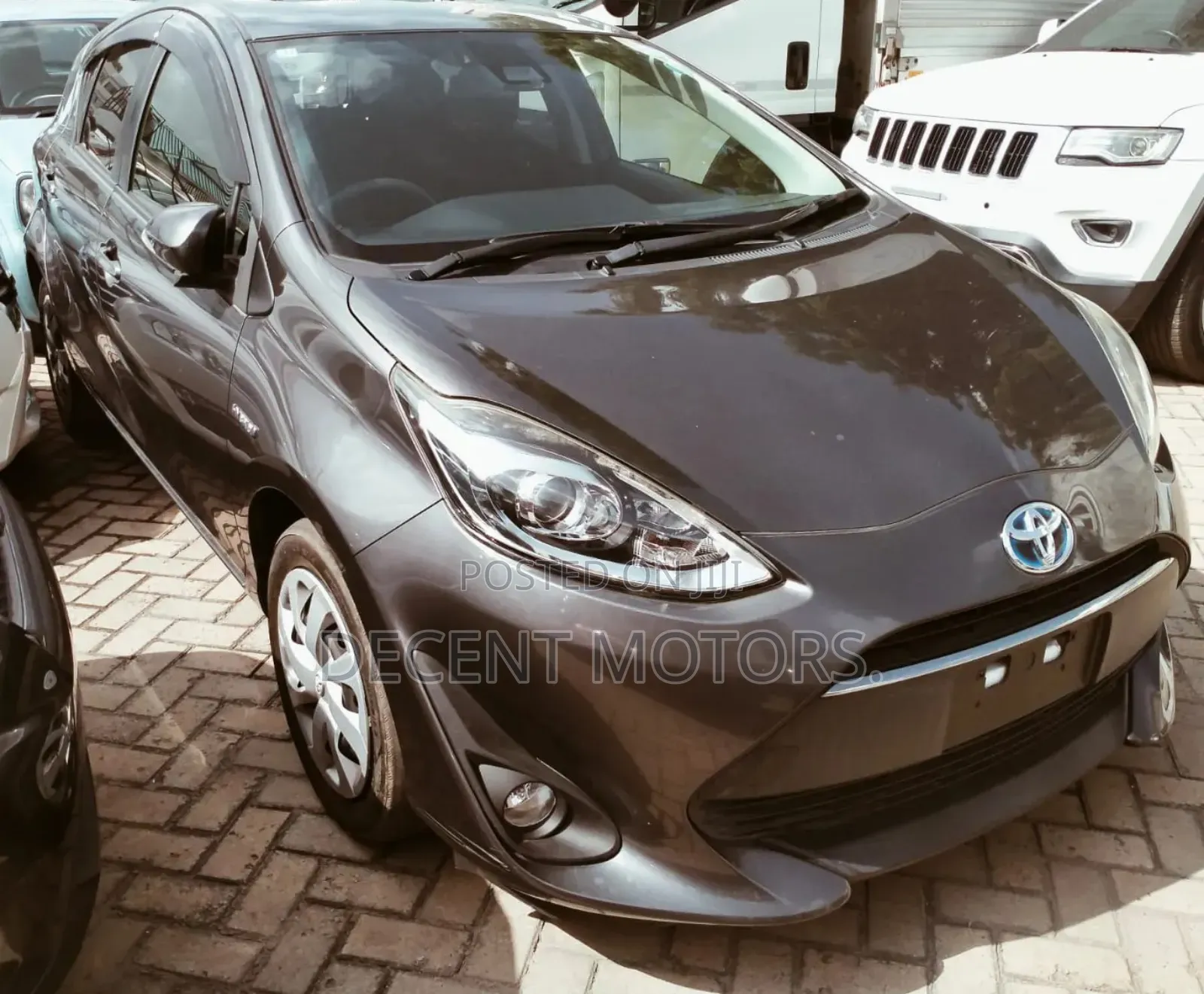 Toyota Vitz 1.5 FWD Hybrid 5dr 2019 Gray