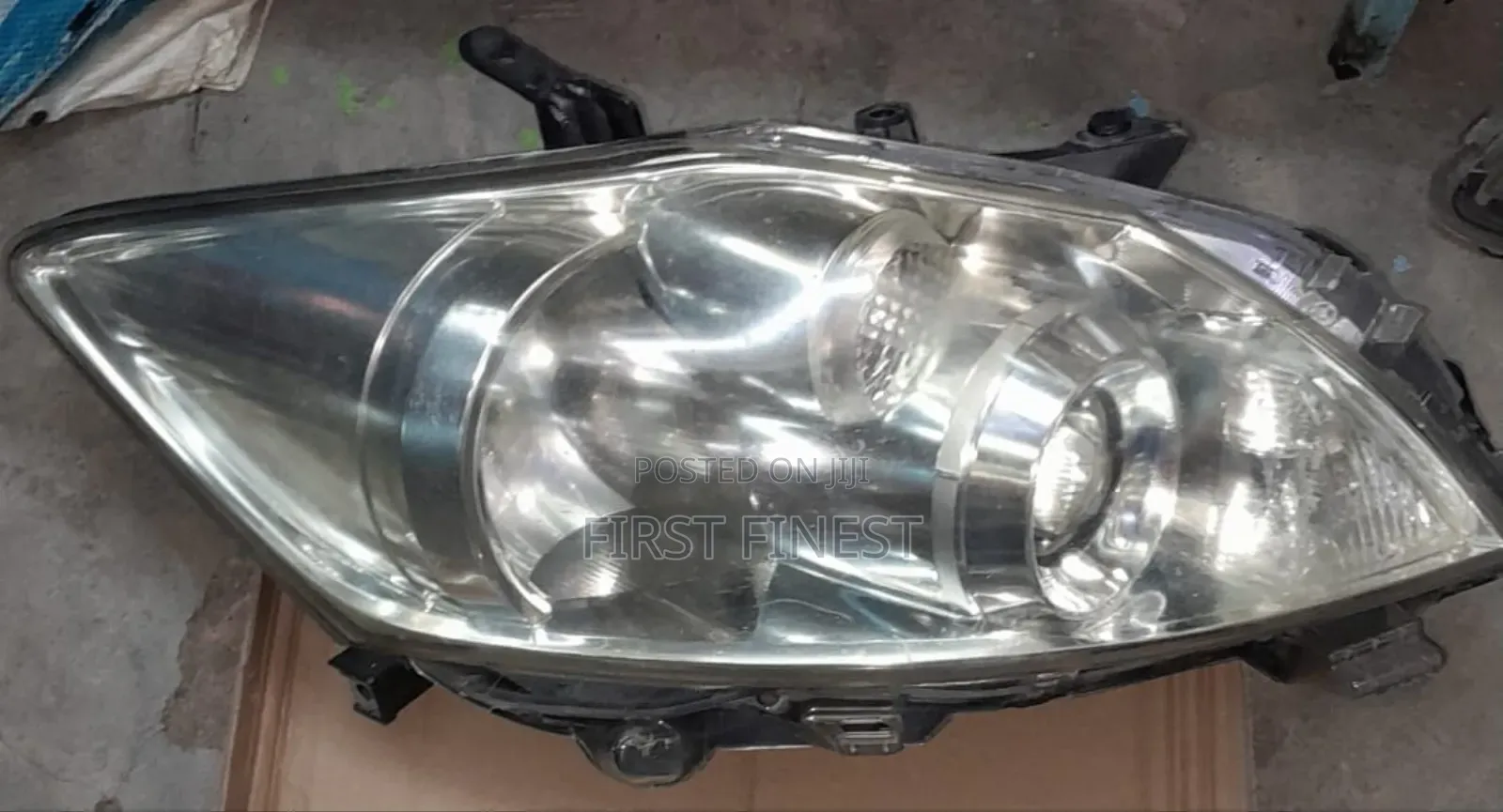 Auris 2010 Non Xenon Headlights