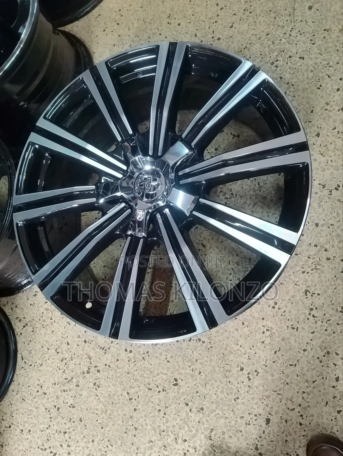 Size 21 Lexus/Toyota Landcruiser Rims