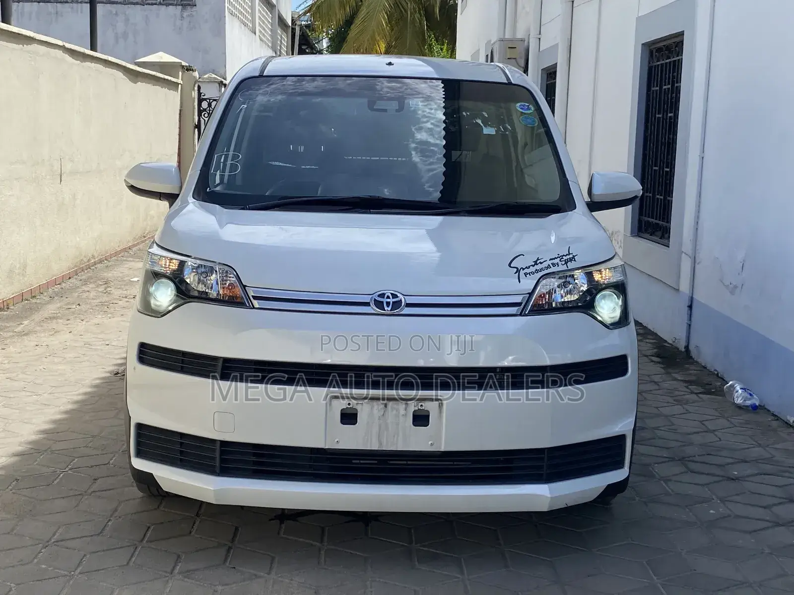 Toyota Spade 2018 White