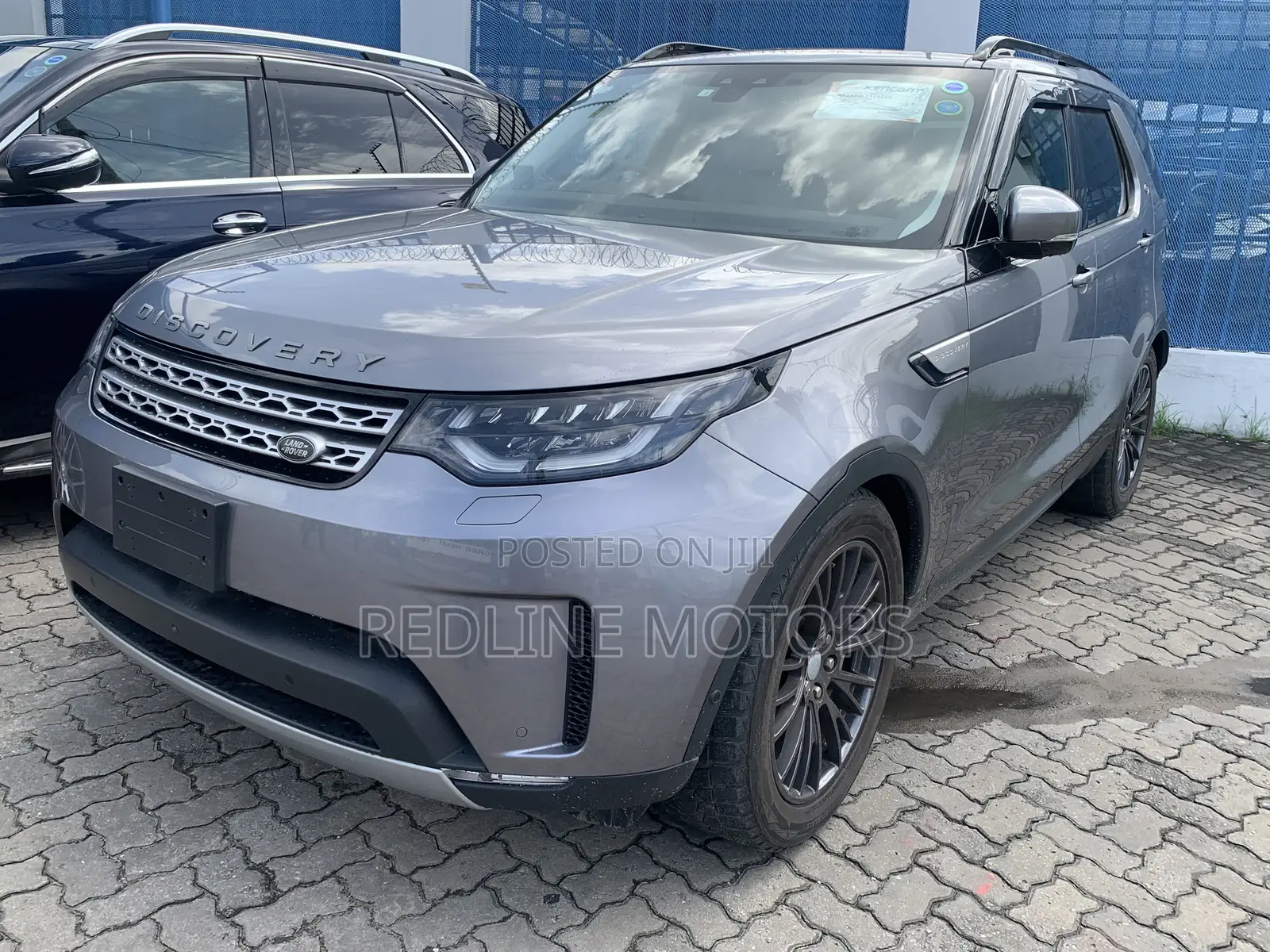 Land Rover Discovery HSE 4x4 2020 Gray