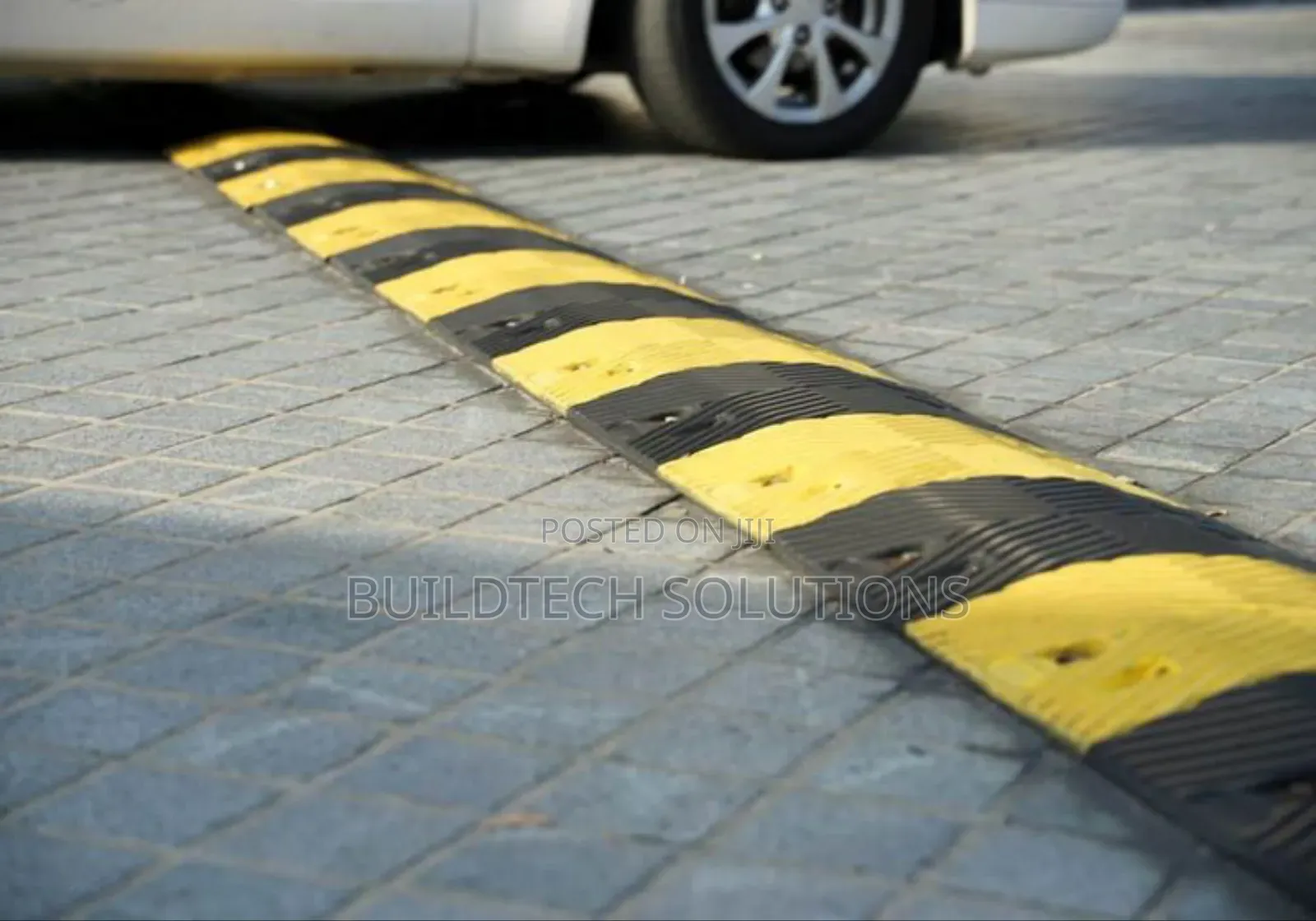 Heavy Duty Rubber Speed Bumps – Strong & Durable