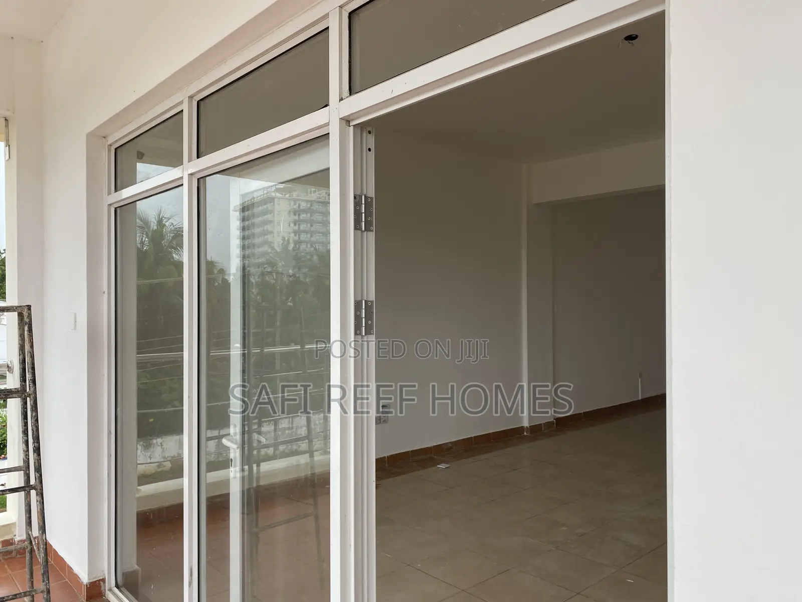 Executive Office or Shop to Let in Nyali Links Road