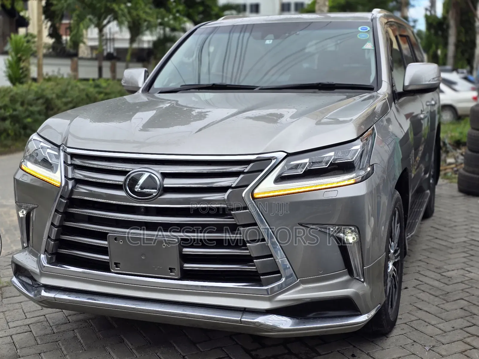 Lexus LX 570 (5 seats) AWD 2018 Gold