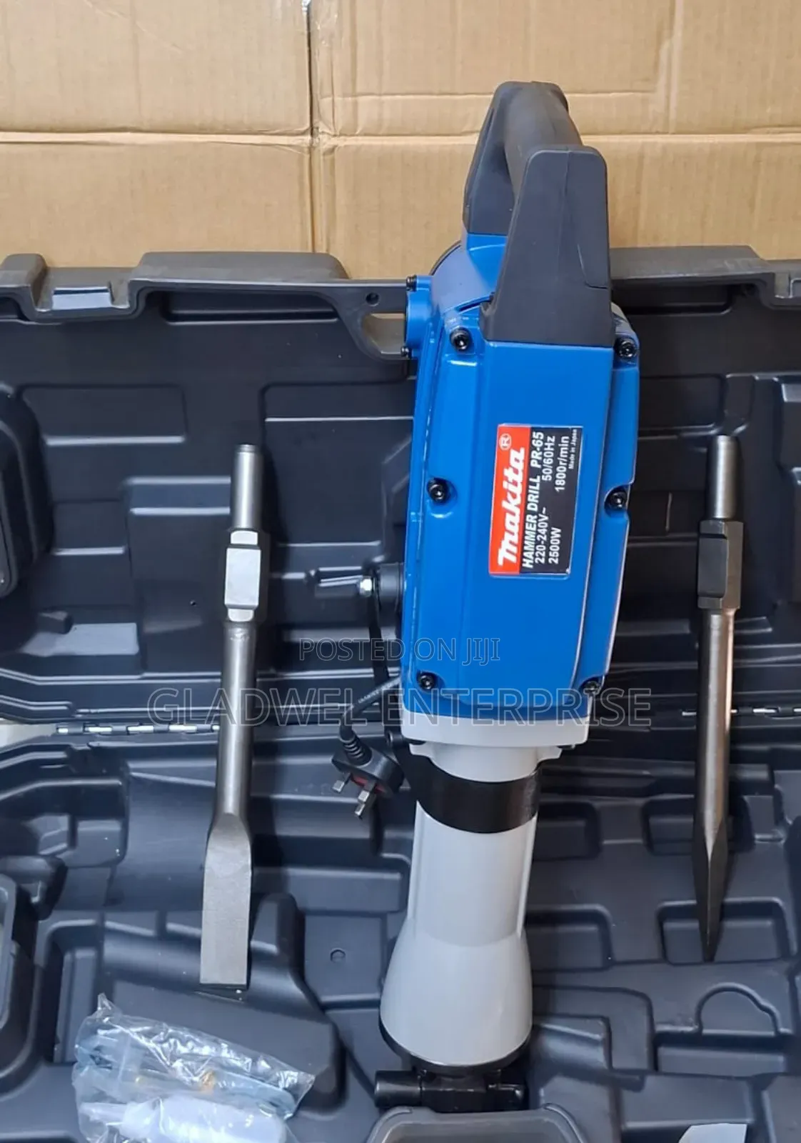 Makita Demolition Hammer/Makita Demolisher With Bits 2500w