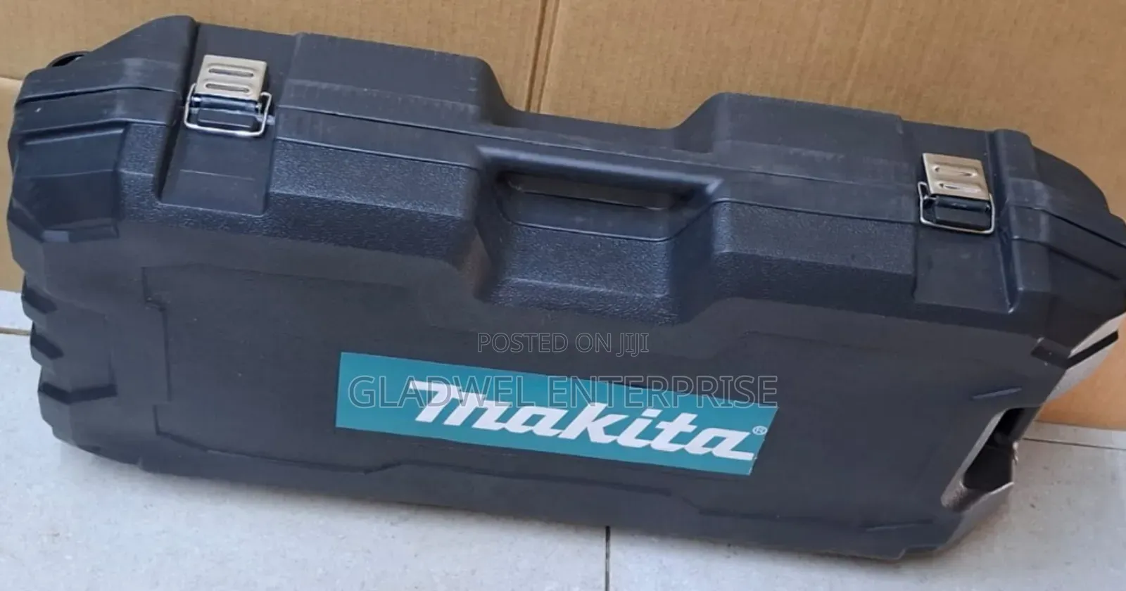 Makita Demolition Hammer/Makita Demolisher With Bits 2500w