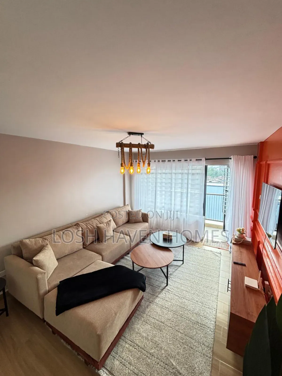 Ensuite Two Bedroom Airbnb Along Thika Road (Roysambu,Trm)