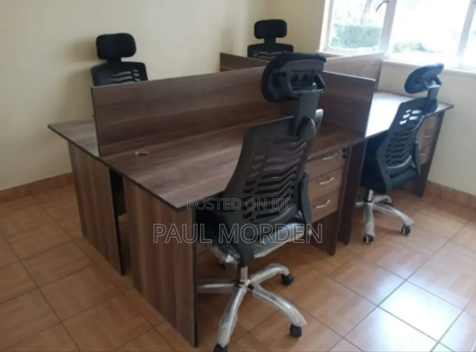 Four Ways Working Station With Headrest Chairs