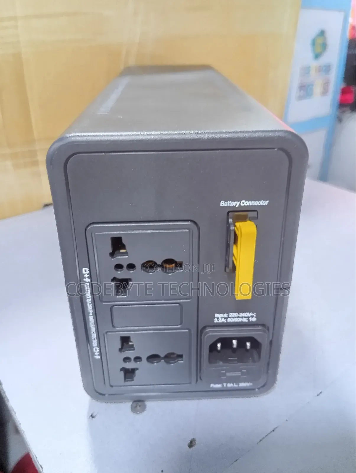 Apc Easy Ups BVX 700va, 230v, Avr, Usb Charging,Universal So