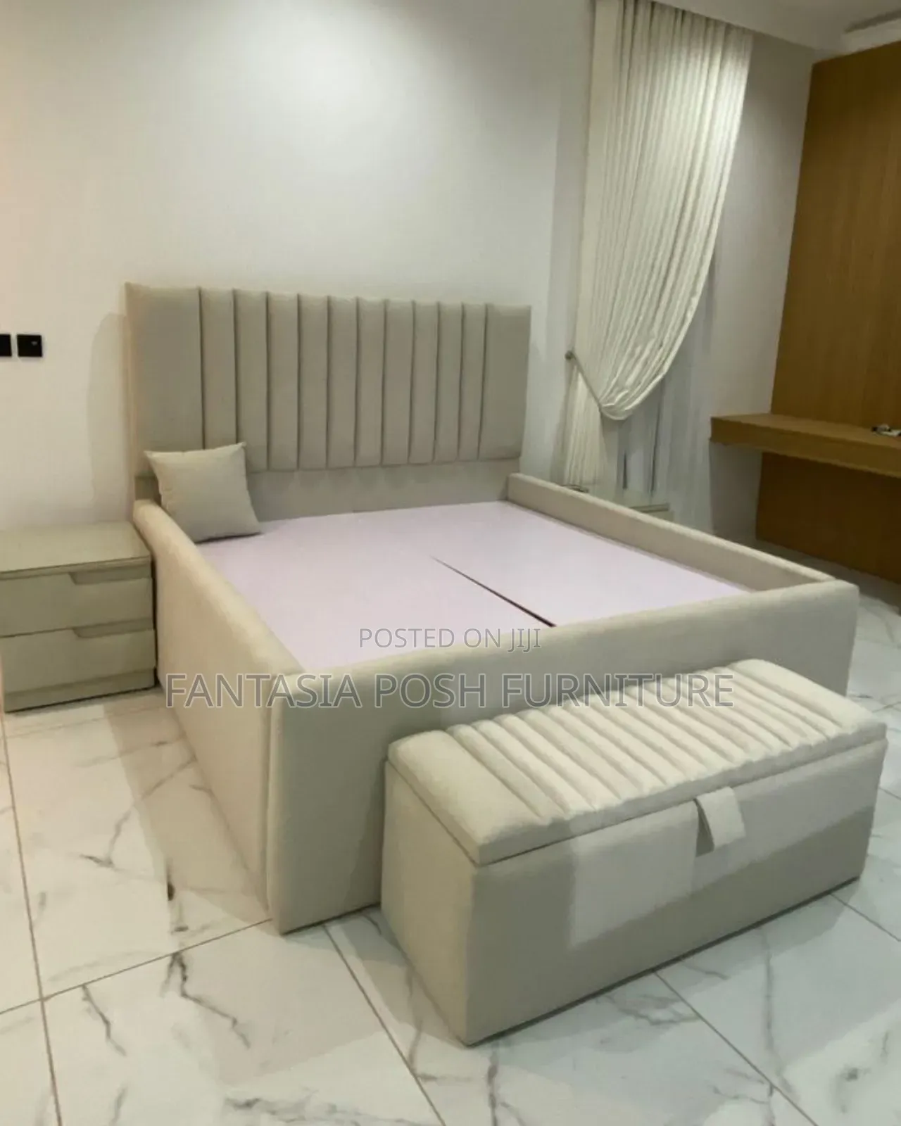 5x6 Elegant and Posh Chester Bed Set With Storage Box Sideboxes