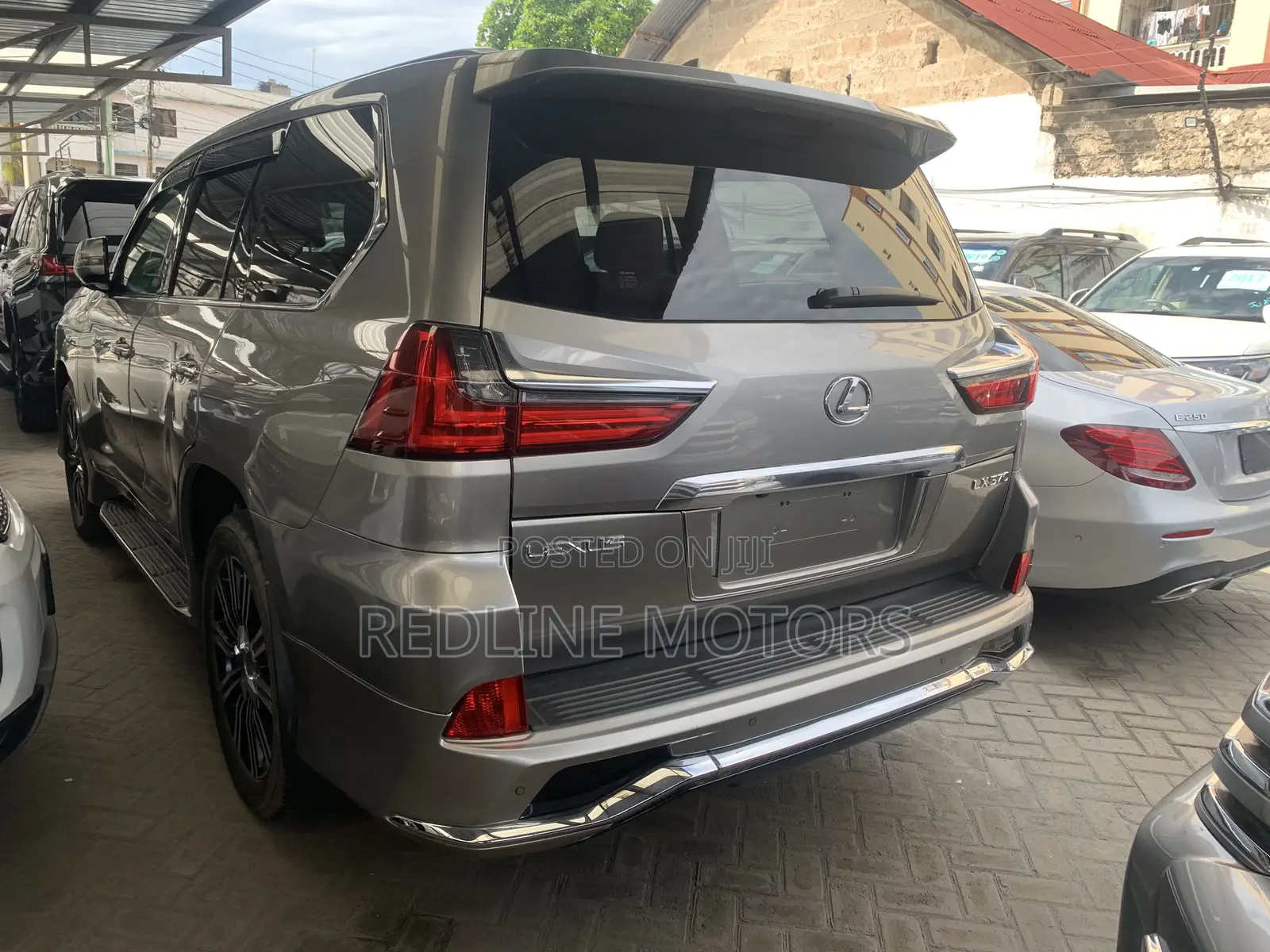 Lexus LX 570 (5 seats) AWD 2017 Ivory