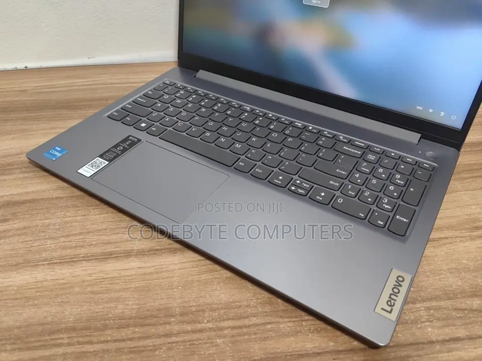 New Laptop Lenovo Ideapad 3 8GB Intel Core i3 SSD 256GB