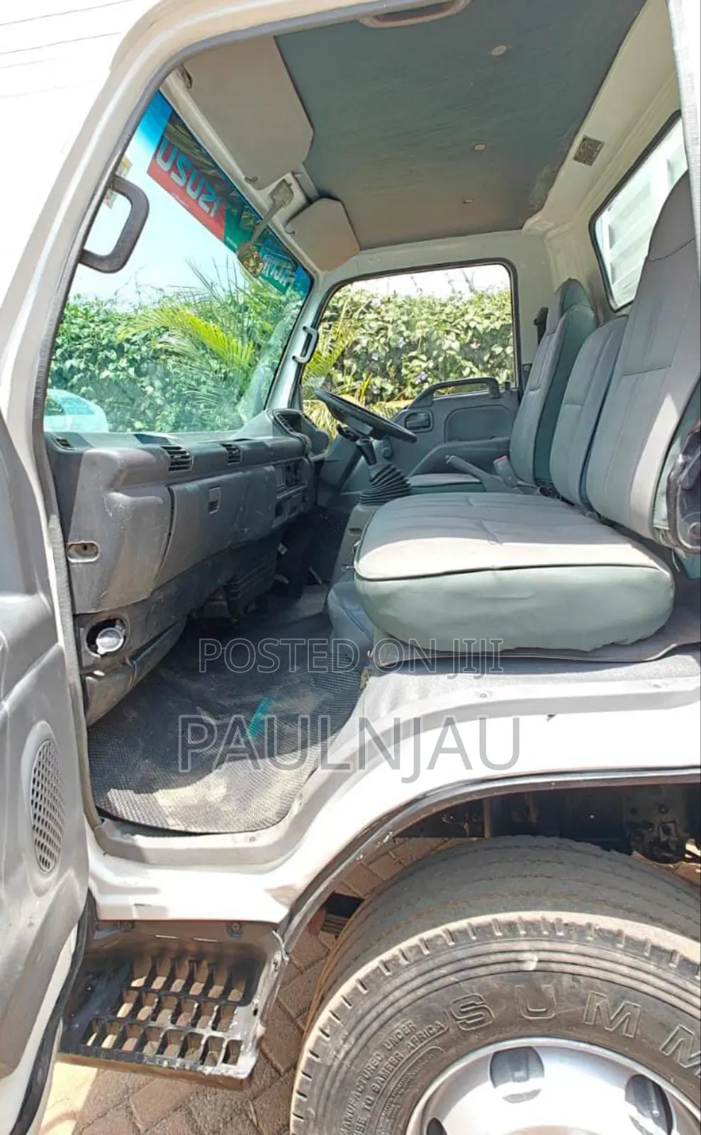 Isuzu NPR 2018