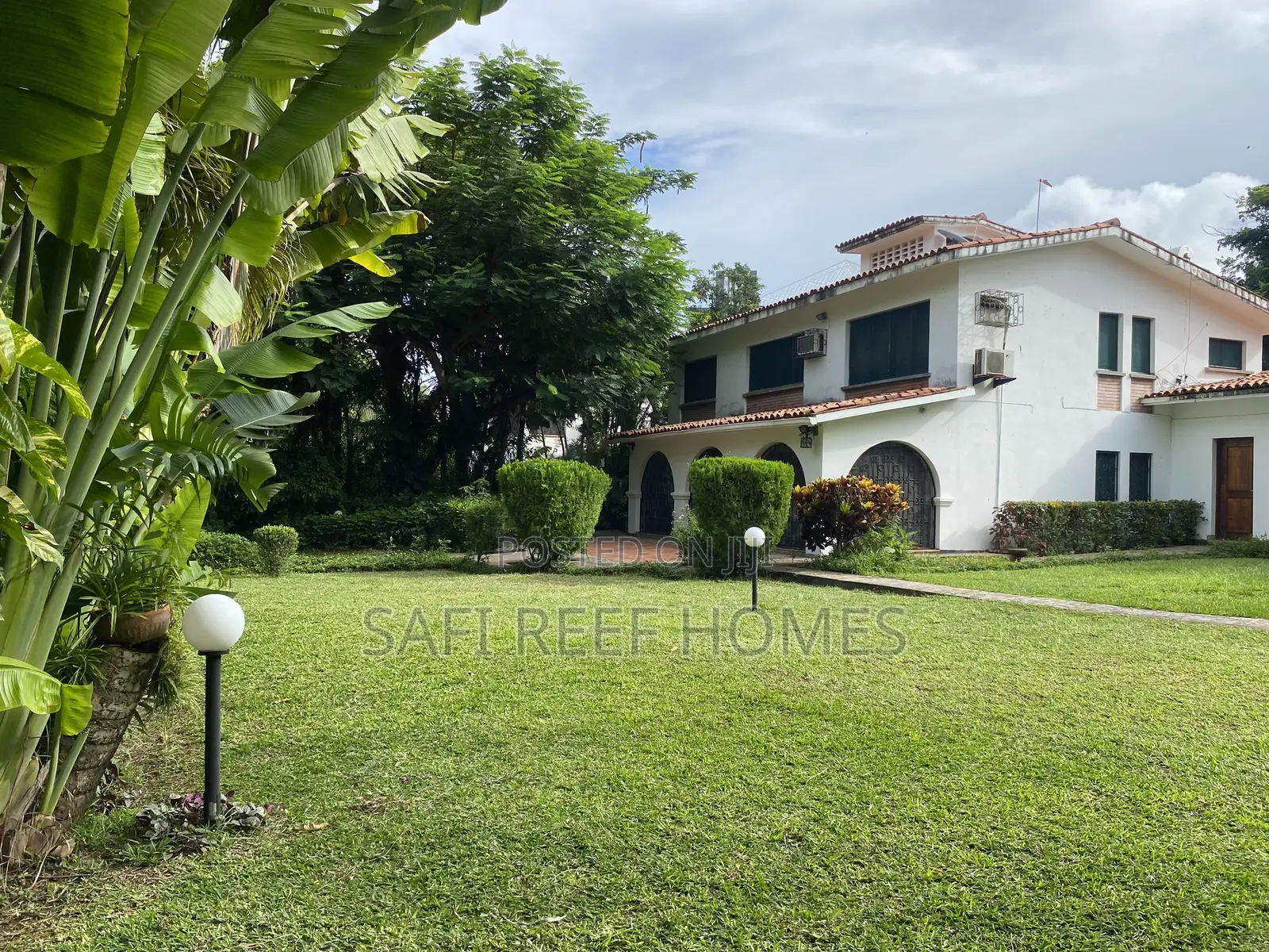5bdrm Maisonette in Nyali for sale