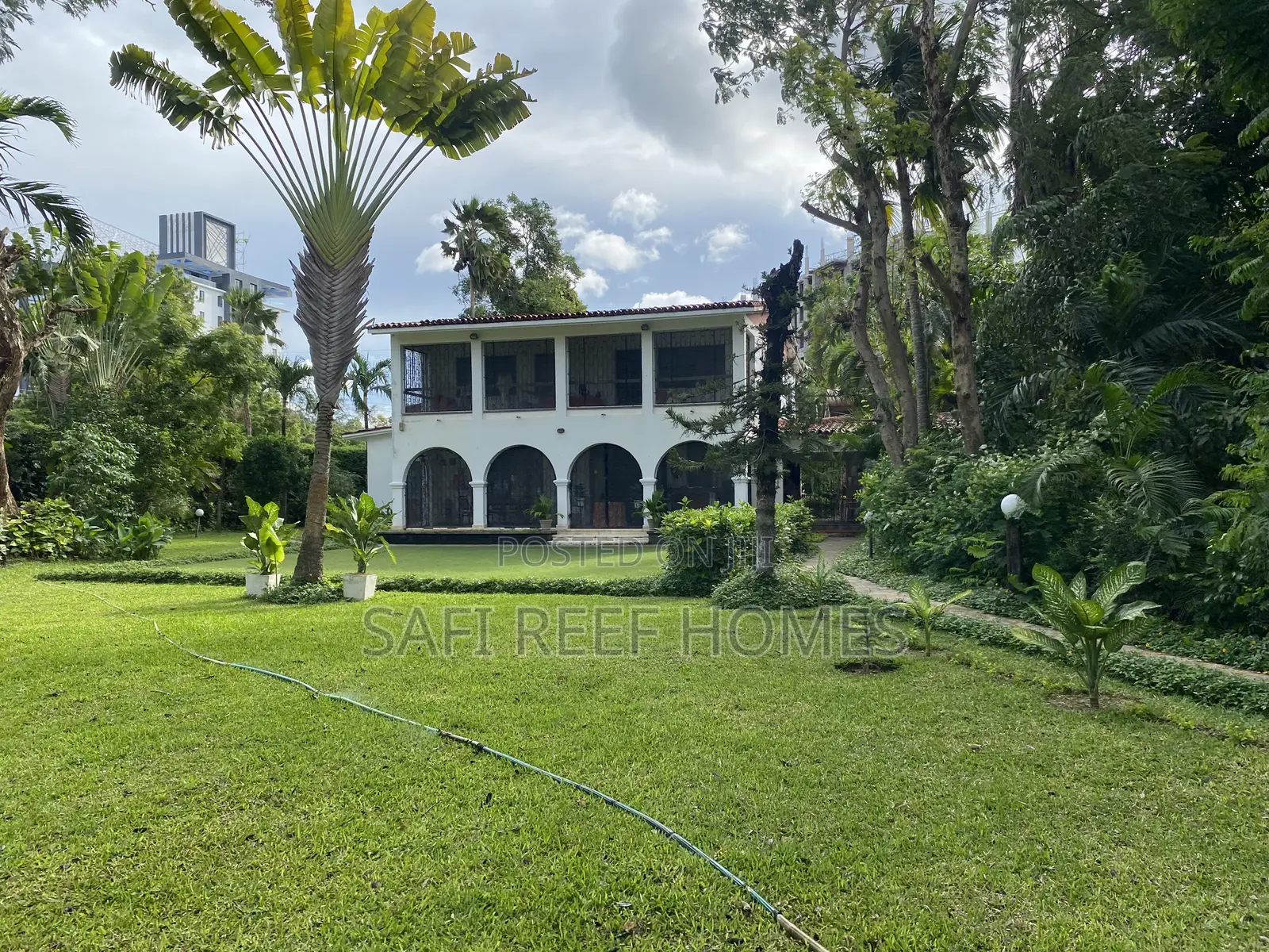 5bdrm Maisonette in Nyali for sale