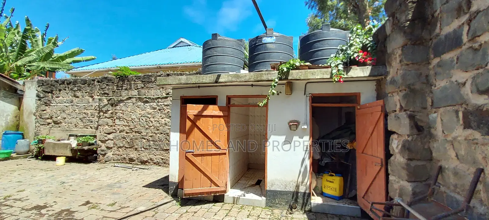 5bdrm Maisonette in Nkoroi for sale