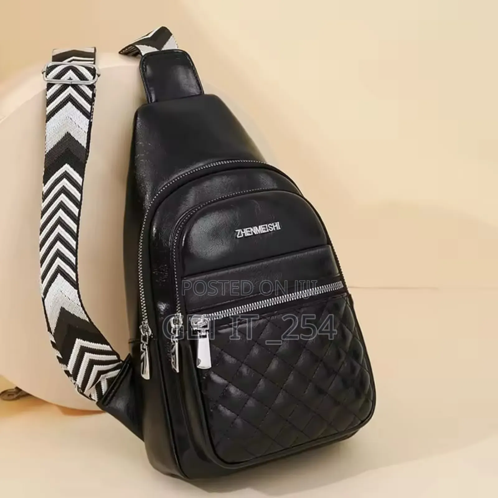 *Casual Zipper Fanny Bag* 

▫ *Material: Pu Leather*