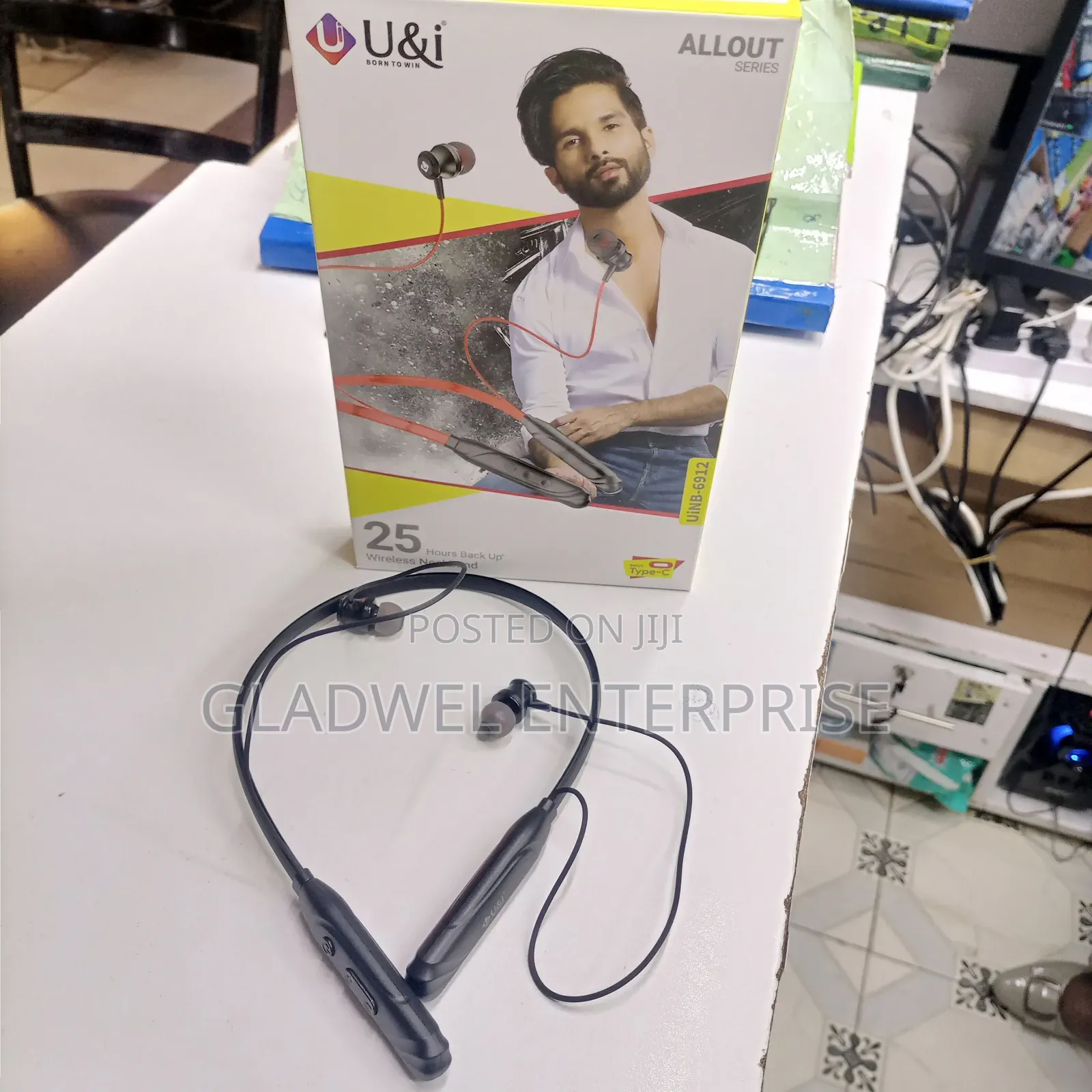 U I Quality Wireless Neckband