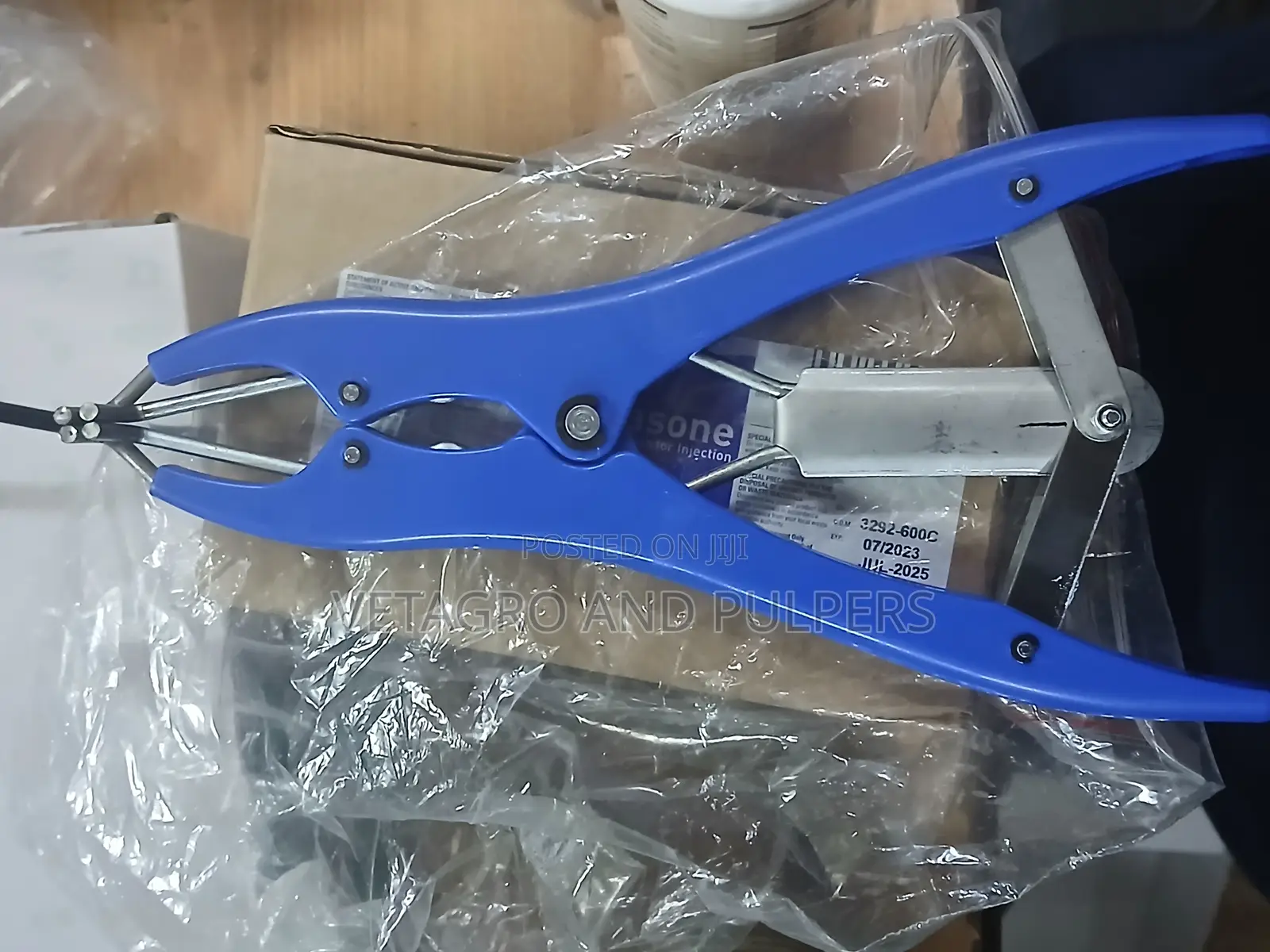 Elastrator