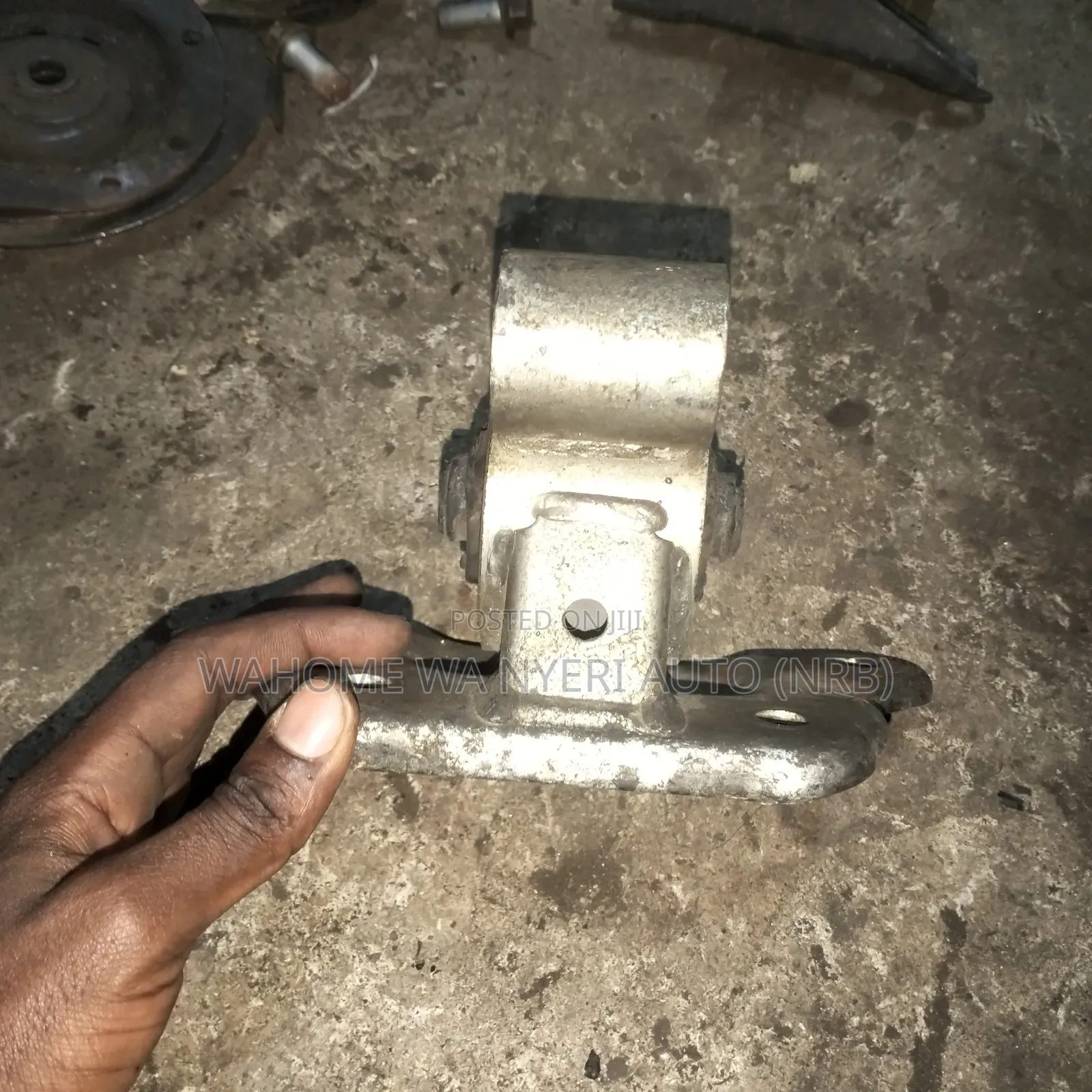 Mitsubishi Lancer Gear Mount