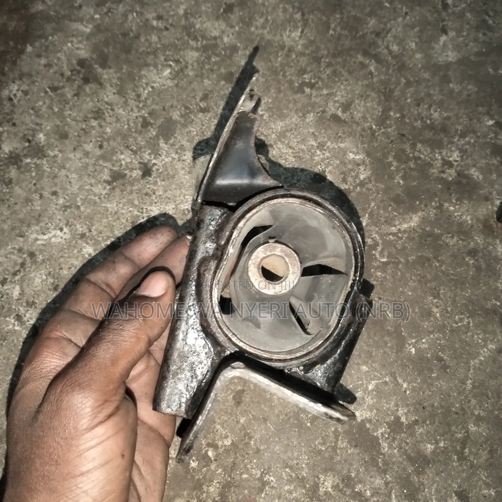 Voxy,Noah Old Model Gearbox Mounting