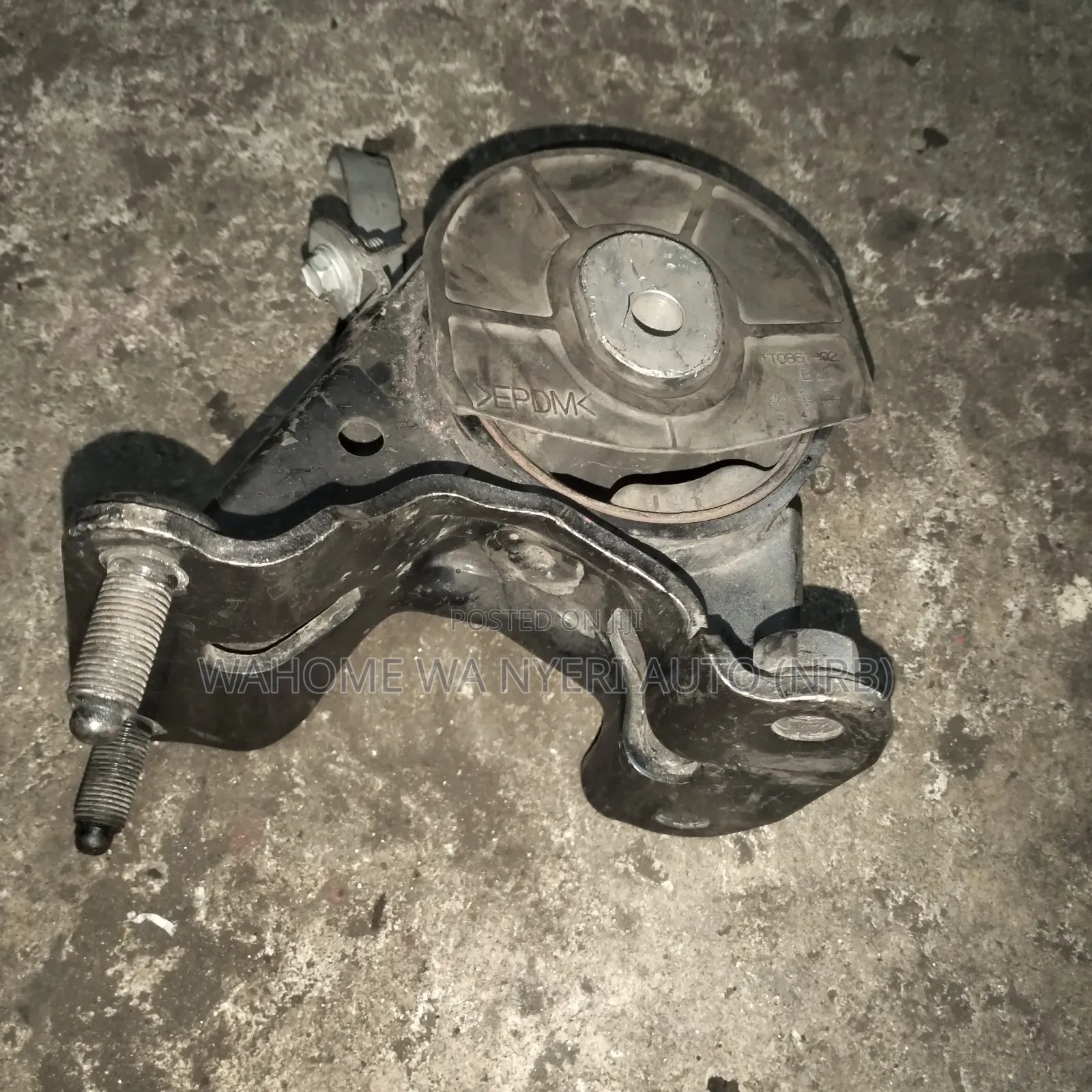 Harrier New Model Rear Gearbox Mount