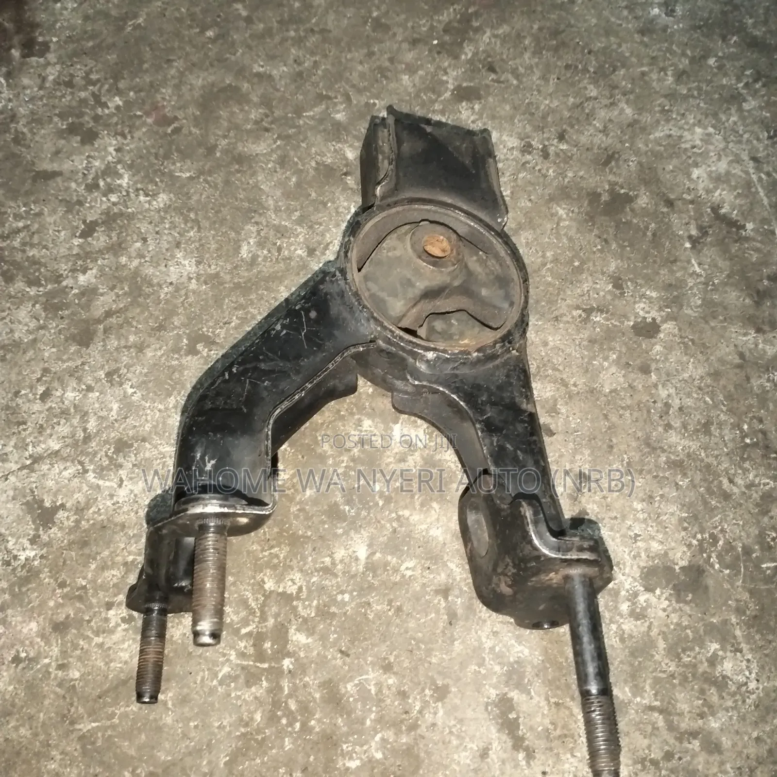 Voxy,Noah Old Model Rear Gear Mount