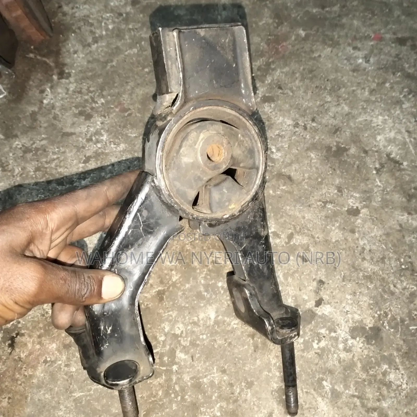 Voxy,Noah Old Model Rear Gear Mount