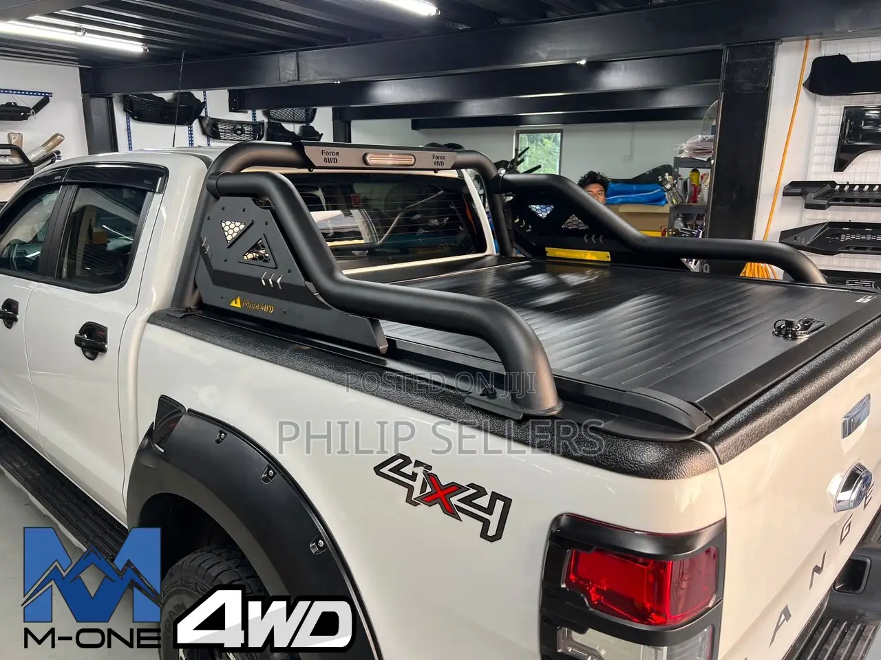 Force 4wd Manual Roller Shutter