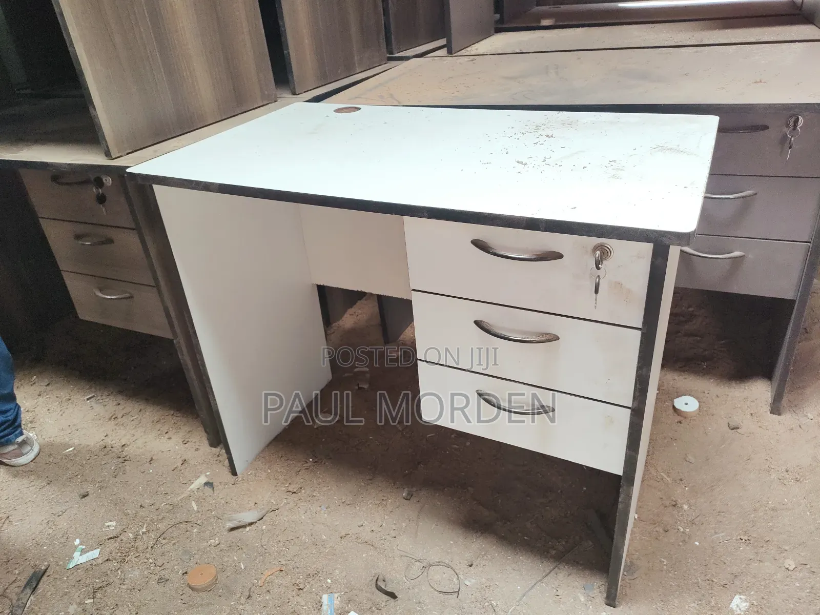 Office Table 0.9m