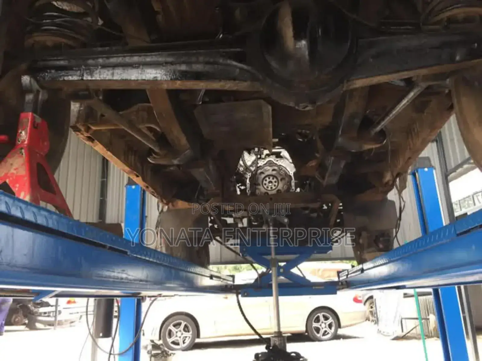 Four Post Car Lift